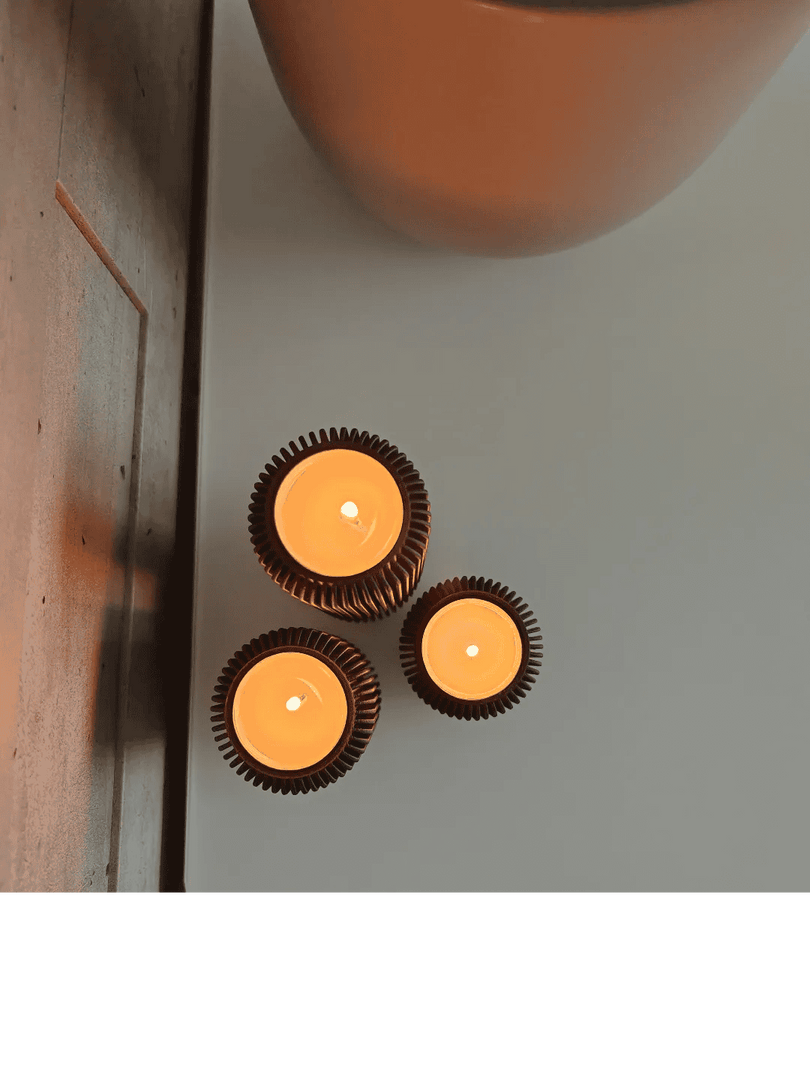 Waxinelichthouderset Ribbel – set van 3 maten – PLA – zwart/wit/grijs/rood – modern geribbeld design & sfeervol lichtspel