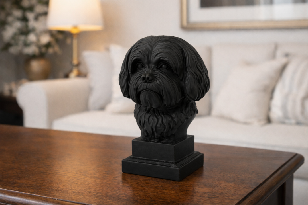 Boomer Hondenbeeld op Sokkel – 3D Geprint Beeld – 15 cm – Wit / Zwart / Bruin