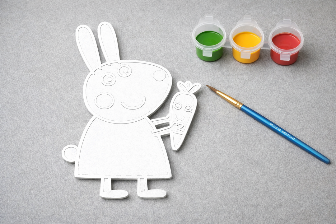 Rebecca Rabbit verfbaar figuur uit Peppa Pig met verfpotjes en penseel, creatieve knutselset voor kinderen van Hunoba Creative.