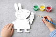 Rebecca Rabbit verfbaar figuur uit Peppa Pig met verfpotjes en penseel, creatieve knutselset voor kinderen van Hunoba Creative