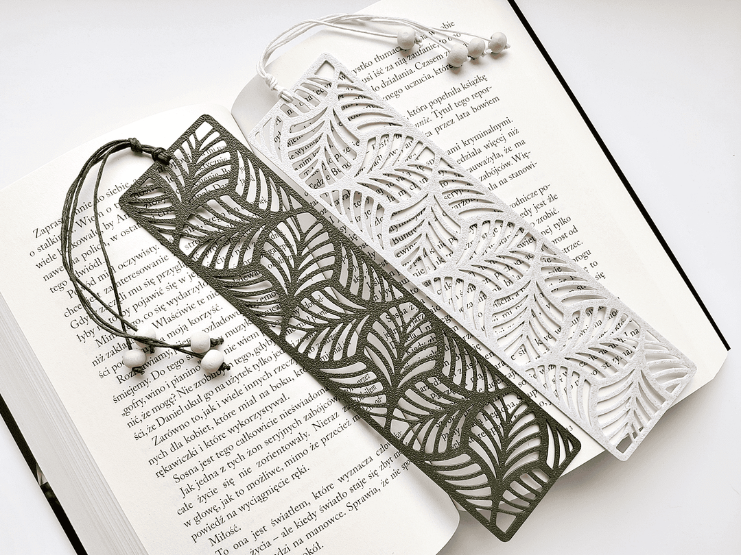 Boekenlegger Blad – natuurlijk silhouet in zwart, wit, roze en groen | Stijlvol & licht ontwerp