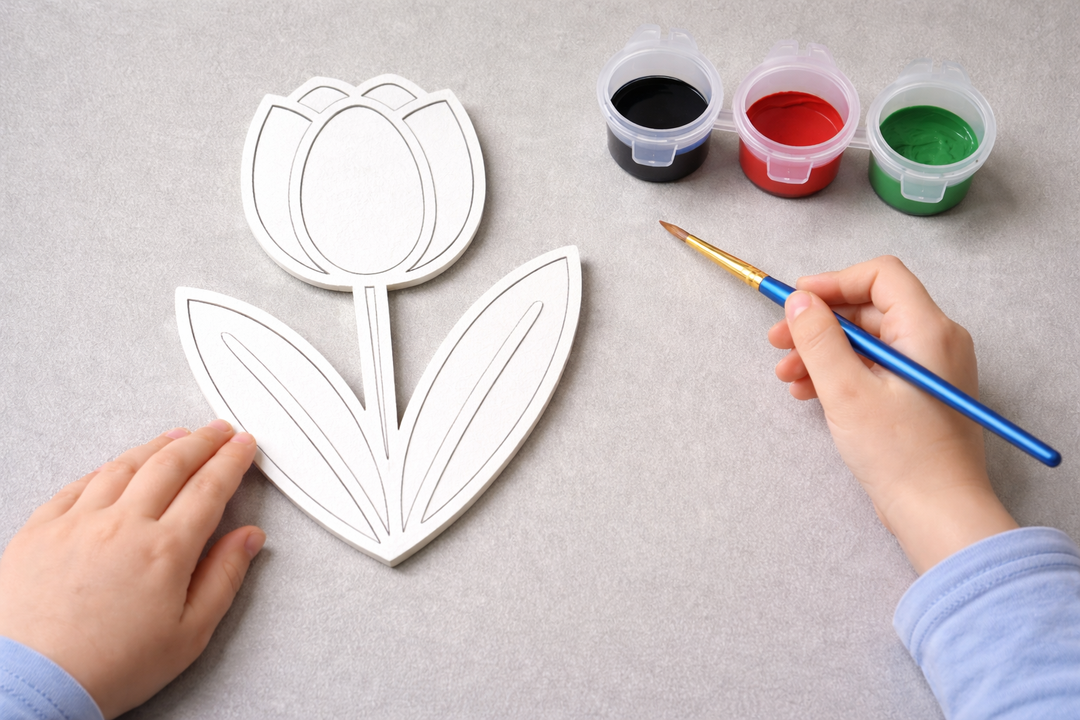 Kind schildert verfbare tulp figuur 3D-geprint DIY knutselobject van Hunoba Creative