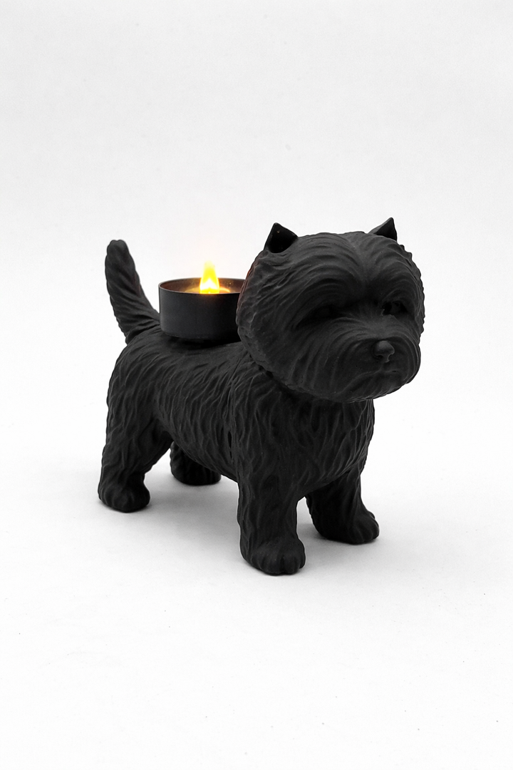 Zwarte waxinelichthouder in de vorm van een Westie met LED-waxinelichtje, unieke West Highland White Terrier decoratie en cadeau.