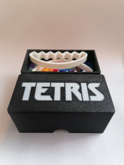 Compacte reiseditie van het klassieke Tetris-spel, handgemaakt door HunoBa Creative, ideaal voor onderweg.
