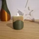 Elegant vormgegeven waxinelichthouder Reflextielicht die een dynamisch lichtspel creëert in huis.