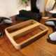 Controlehouder set van twee stuks, met gamecontroller erin geplaatst.