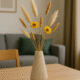 Beige Siervaas hoge Ribbel met droogbloemen
