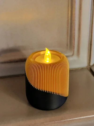 Waxinelichthouder Reflextielicht van HunoBa Creative met uniek ontwerp dat een sprankelend lichtspel creëert.
